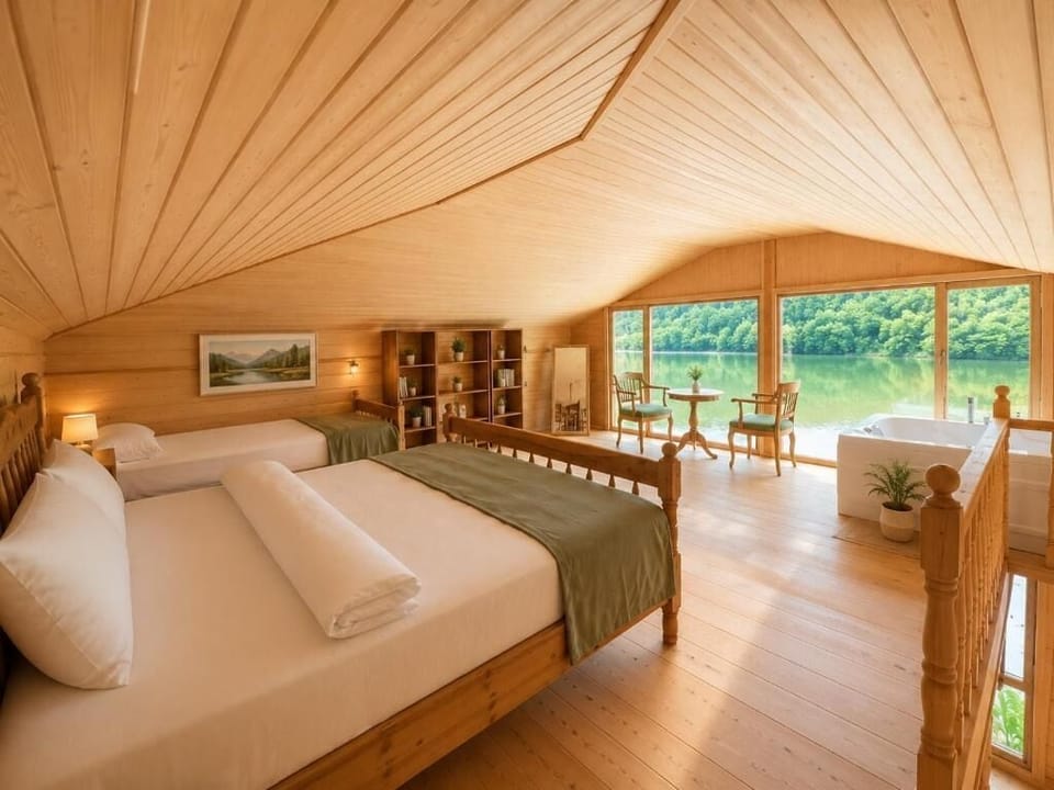 Family Bungalow, Patio, Lake View | Soundproofing, WiFi (free)