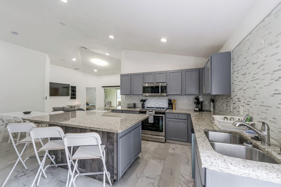 House (4 Bedrooms) | Interior
