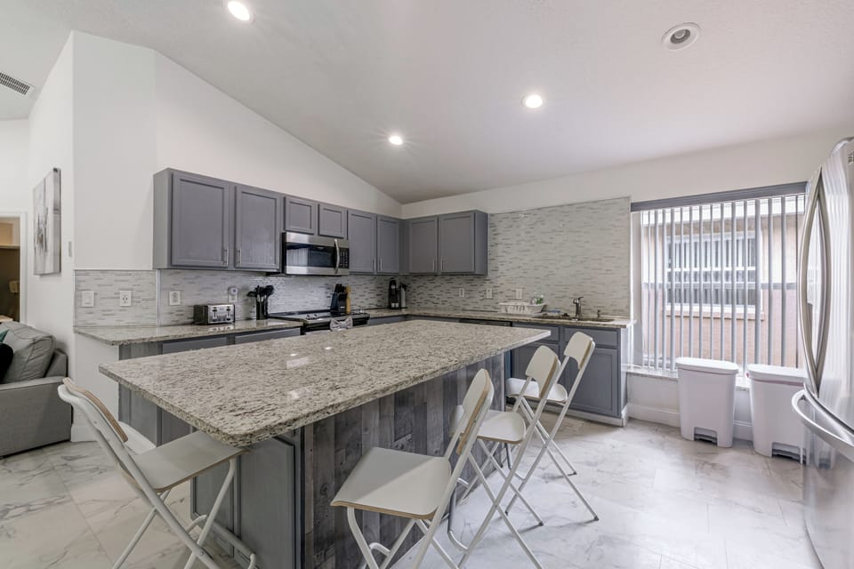 House (4 Bedrooms) | Interior