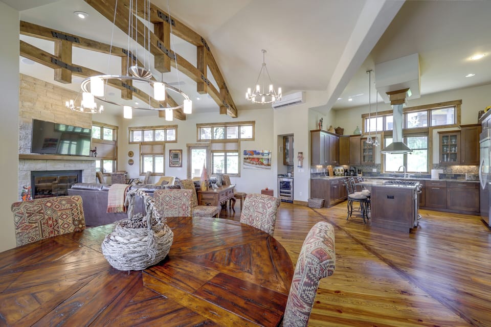 House (4 Bedrooms) | Interior