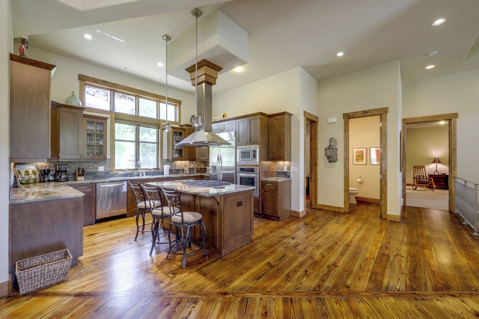 House (4 Bedrooms) | Interior