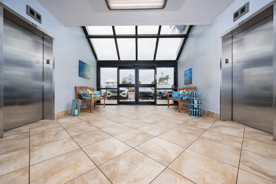 Condo, 2 Bedrooms | Interior