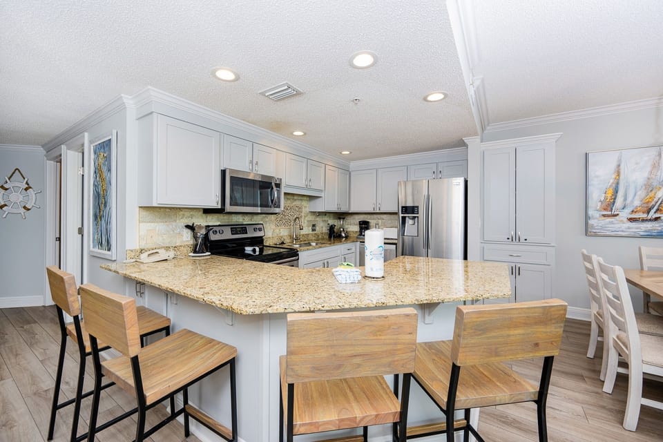 Condo, 3 Bedrooms | Private kitchen | Coffee/tea maker, fridge, oven