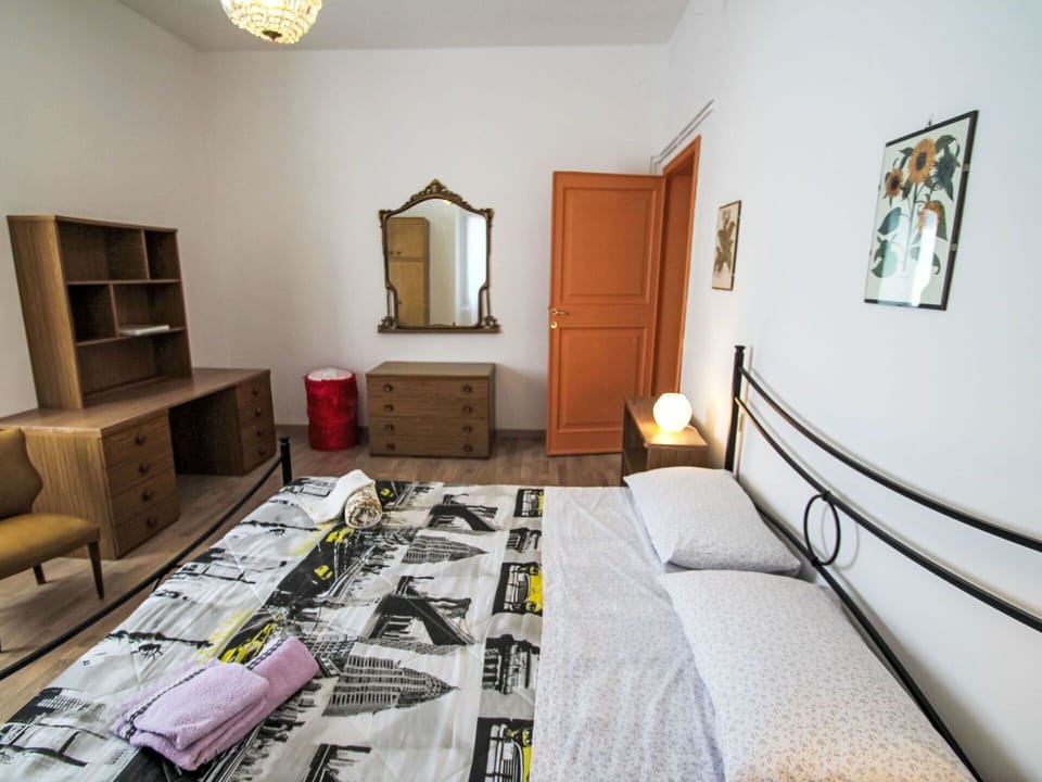 Furniture, Bed, Bedding, Bedroom, Interior Design, Floor, Bed Sheet, Flooring, Wall, Wood