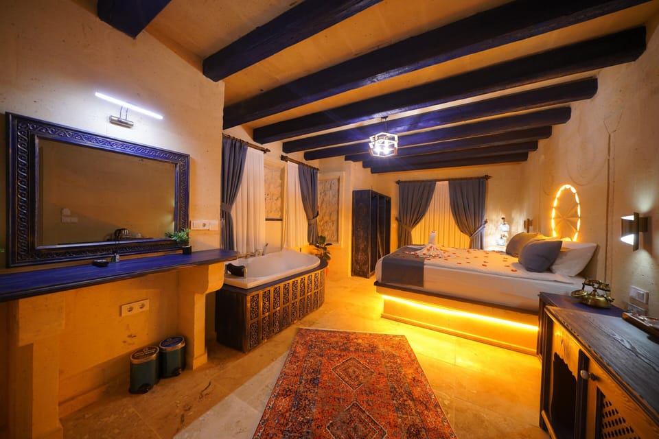 Deluxe Room, Balcony, Mountain View | In-room safe, soundproofing, iron/ironing board, WiFi (free)