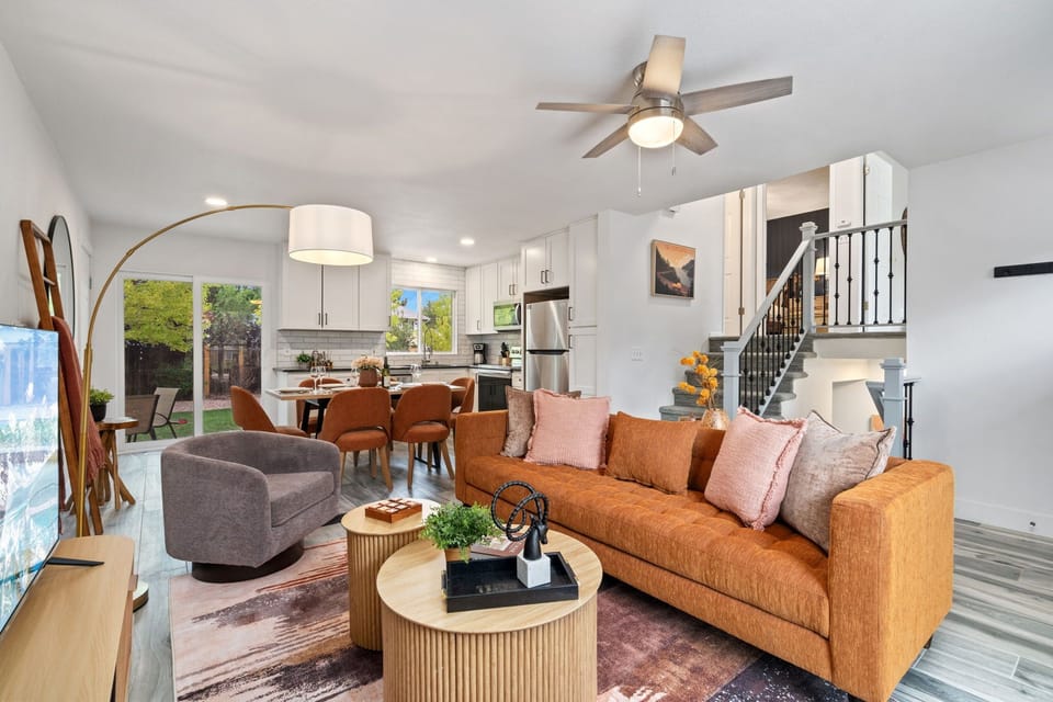 House, Multiple Beds, Garden View (Pipit Place) | Living area | Fireplace