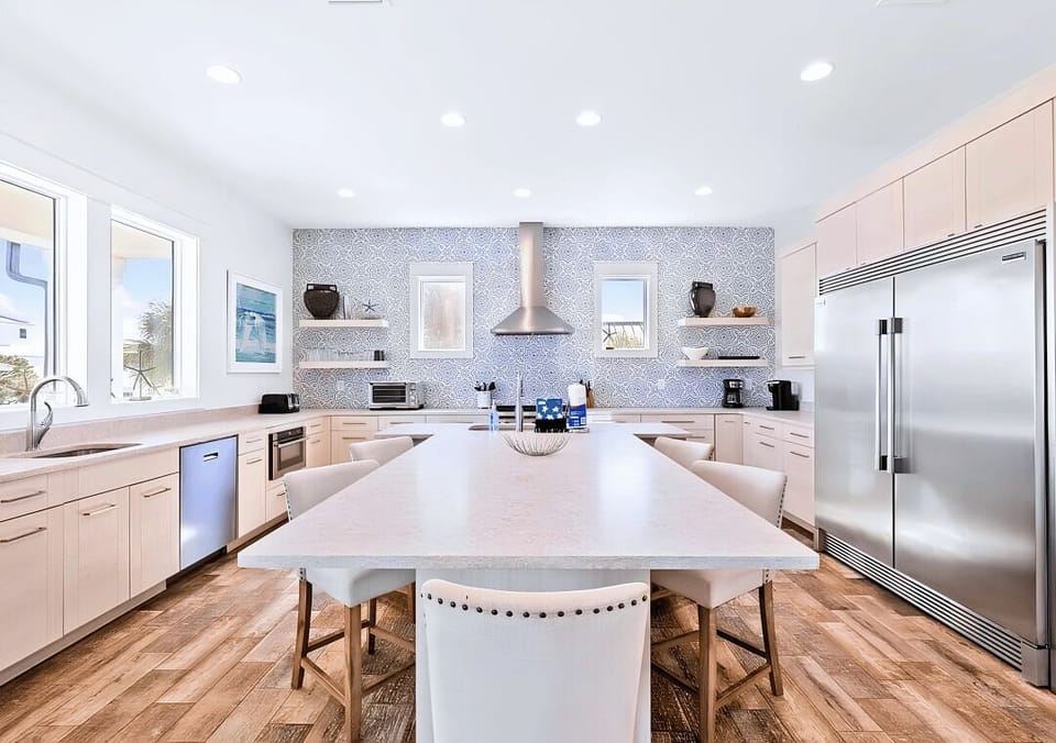 Spacious kitchen perfect for making meals for large families!