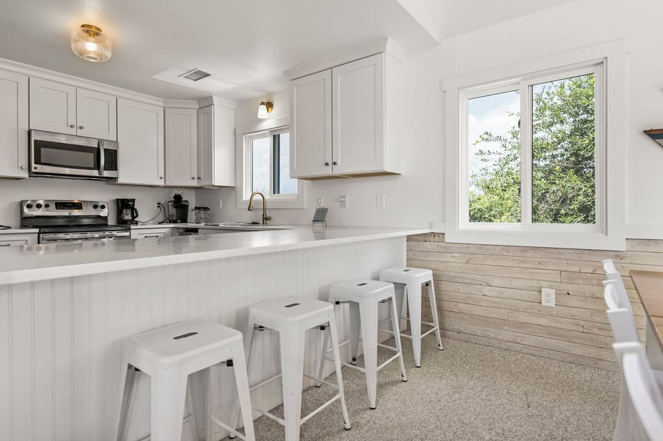 A-B-Ceas | Top Level Kitchen