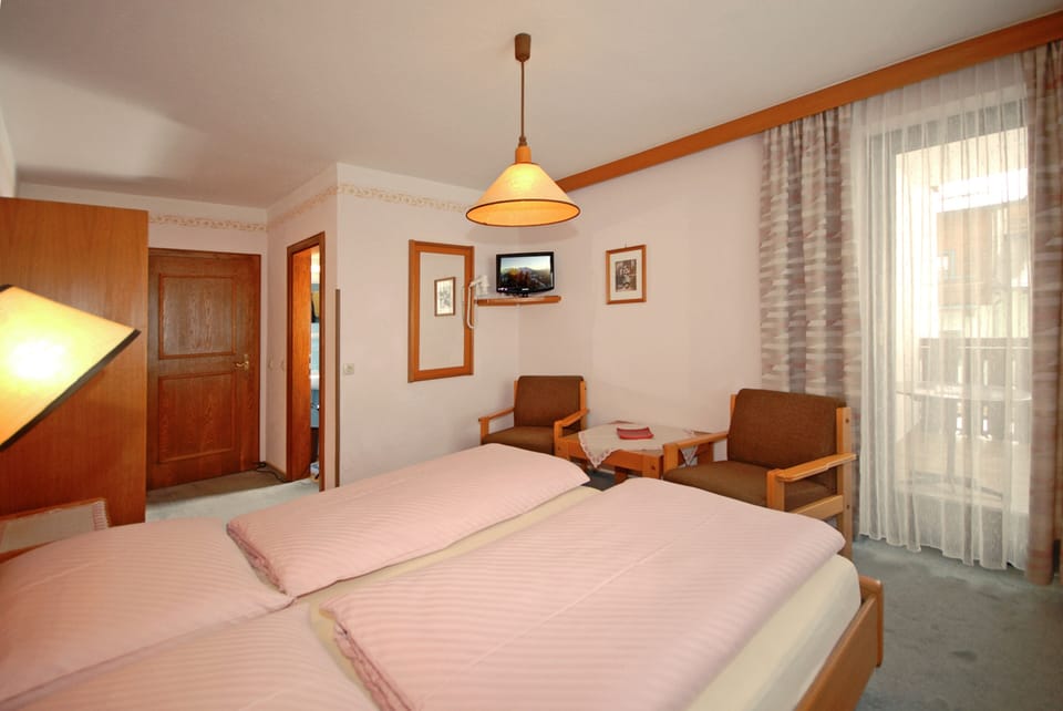 Double Room, Balcony | In-room safe, WiFi (free)