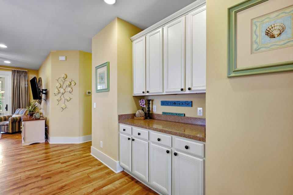 624 Ratoon Lane - Kitchen
