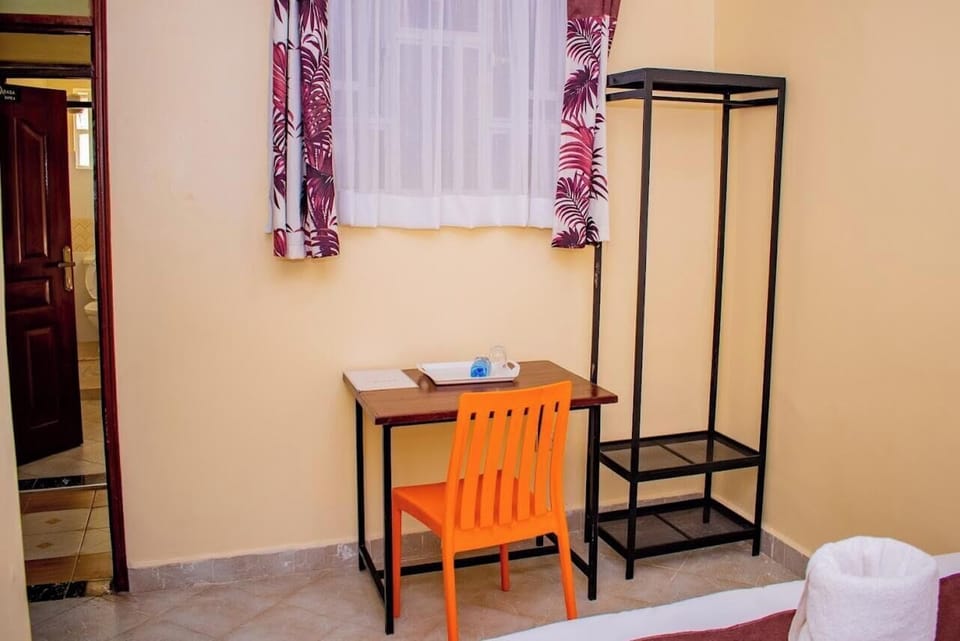 Standard Double Room | WiFi (free), individually decorated, individually furnished, bed sheets