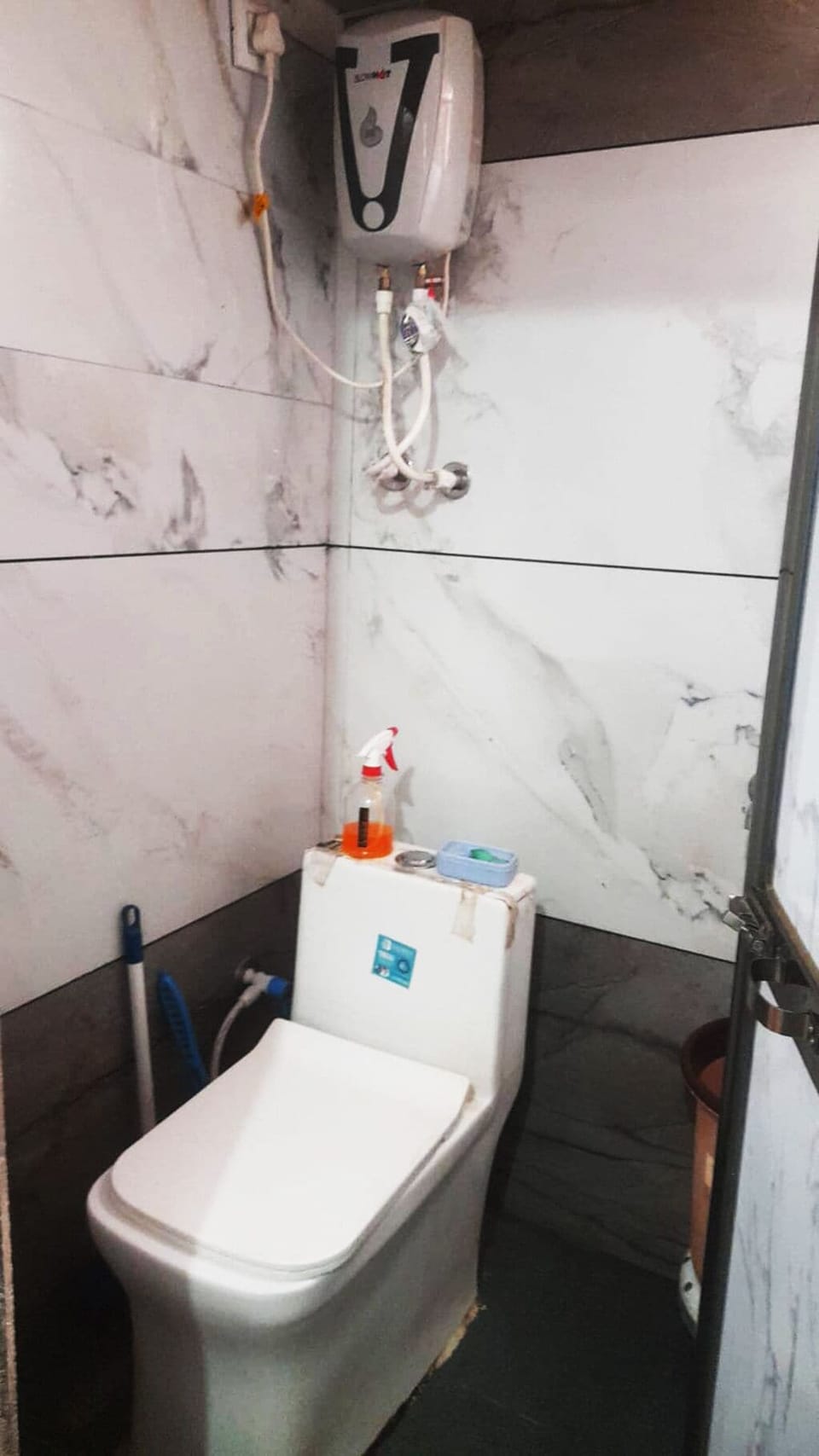 Deluxe Double Room | Bathroom | Shower, towels, soap