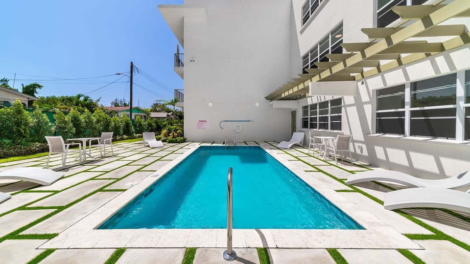 Apartment (2 Bedrooms) | Front of property