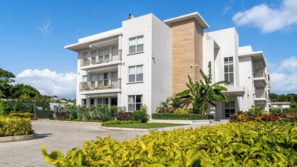 Apartment (2 Bedrooms) | Front of property