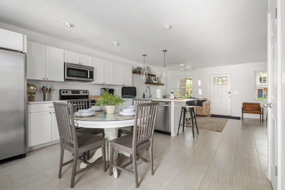 Lowcountry Retreat | Minutes to Everything!