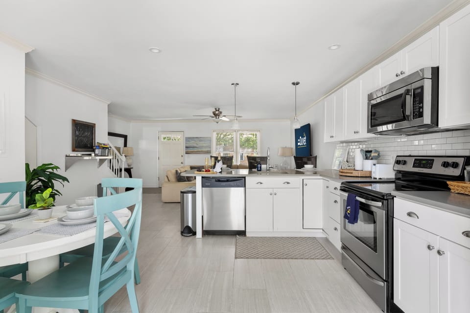 Coastal Townhouse | Minutes from Everything