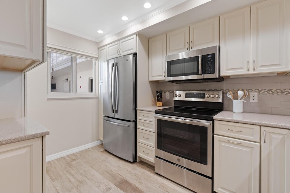 Condo, Multiple Beds (Sand Caper #702) | Private kitchen