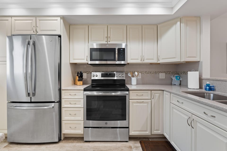 Condo, Multiple Beds (Sand Caper #702) | Private kitchen