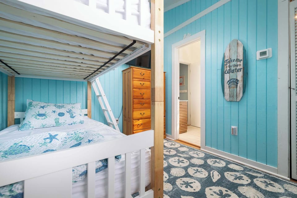 Second Floor - 1 Twin over Twin bunkbed. 