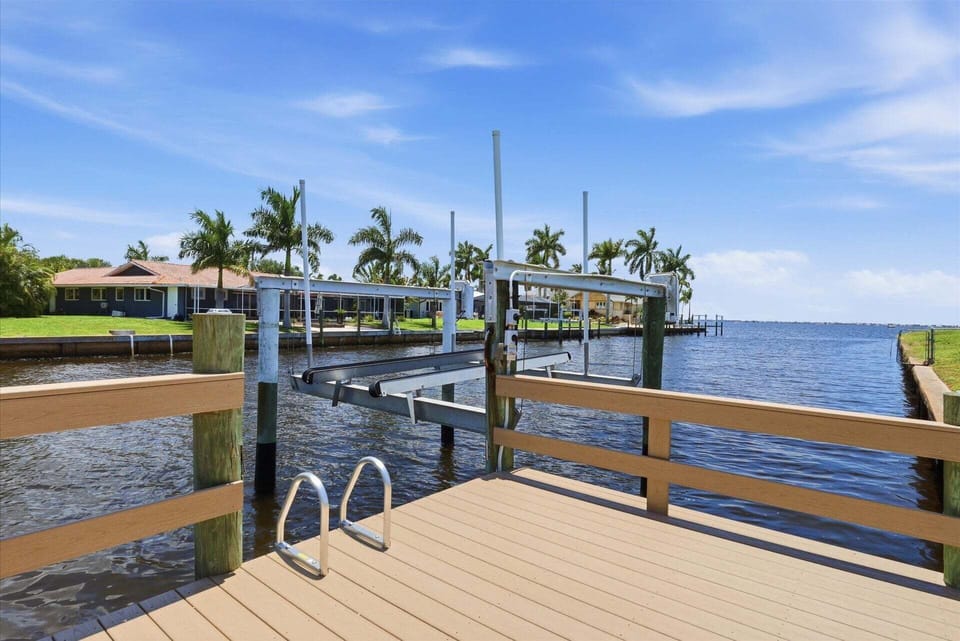 Dock size 27' x 10'