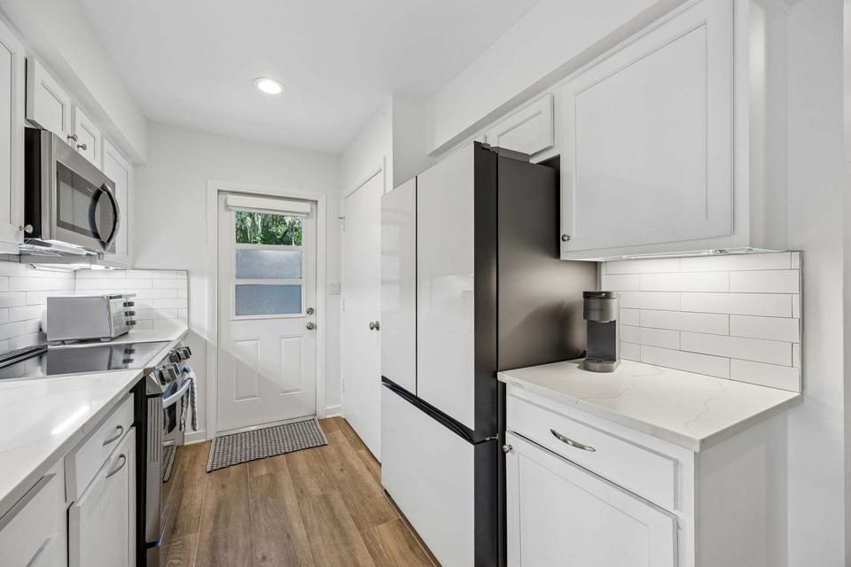 New upgraded appliances and coffee area