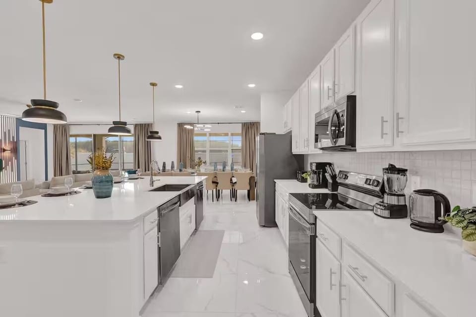 Prepare everything from quick snacks to homemade dinners in a fully equipped kitchen with modern appliances and generous counter space.