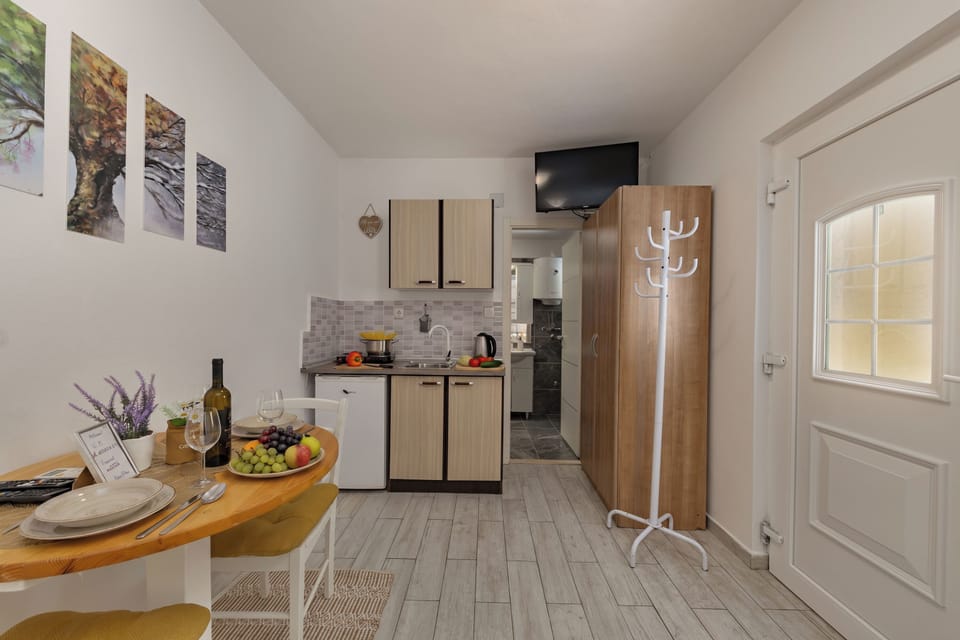 Kitchen and dining area