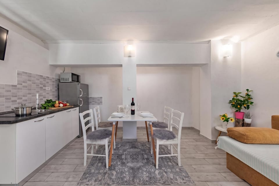 Kitchen and dining area