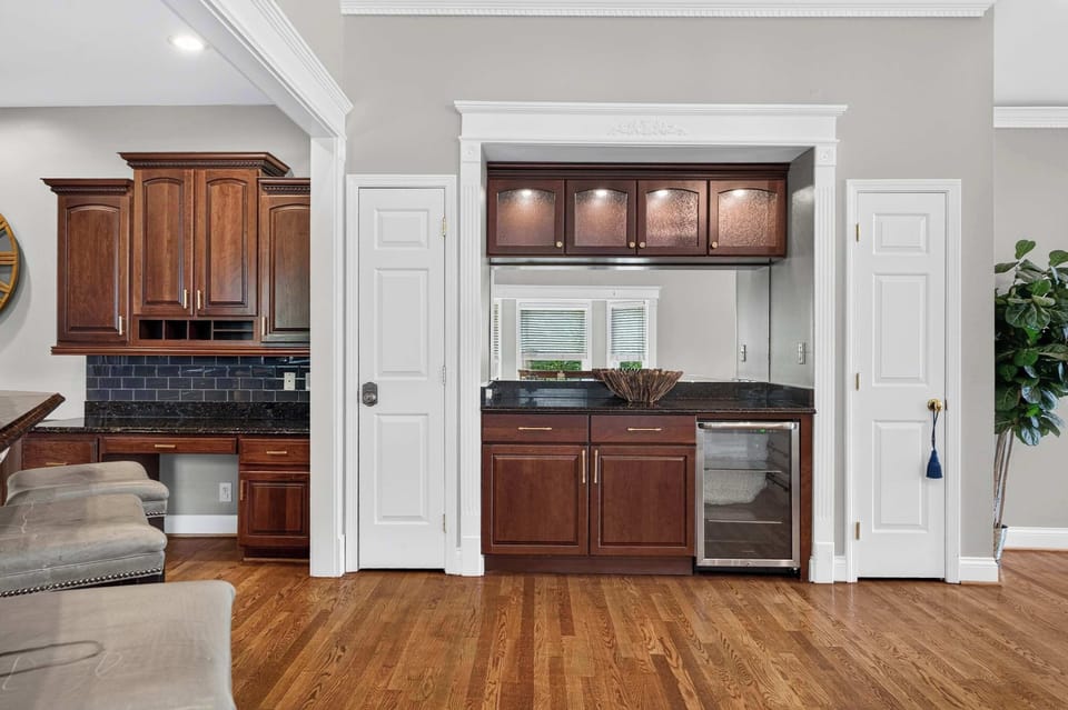 Dining Area: Enjoy a bright, welcoming kitchen and dining area with everything needed to prepare meals, share breakfast, and gather comfortably with family or friends.