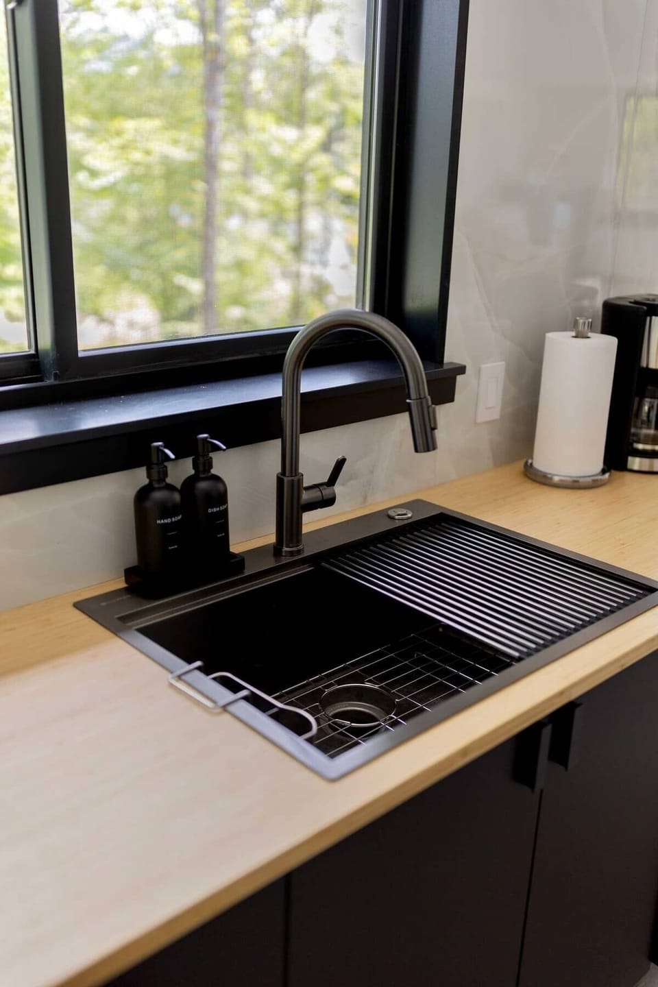 Kitchen: Prepare your meals with ease with our complete kitchen.