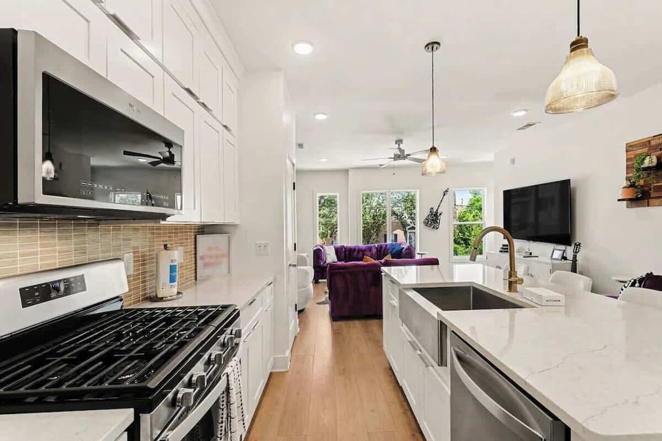 Kitchen: A fully equipped kitchen with modern appliances, ample counter space, and everything you need to prepare meals during your stay.