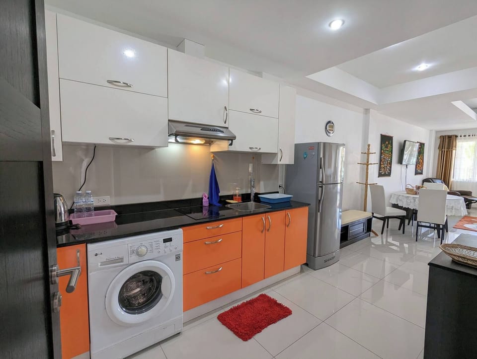 Studio, 1 Bedroom, Balcony, Ocean View | Laundry