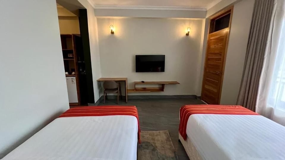 Twin Room, Balcony, Garden View | WiFi (free)