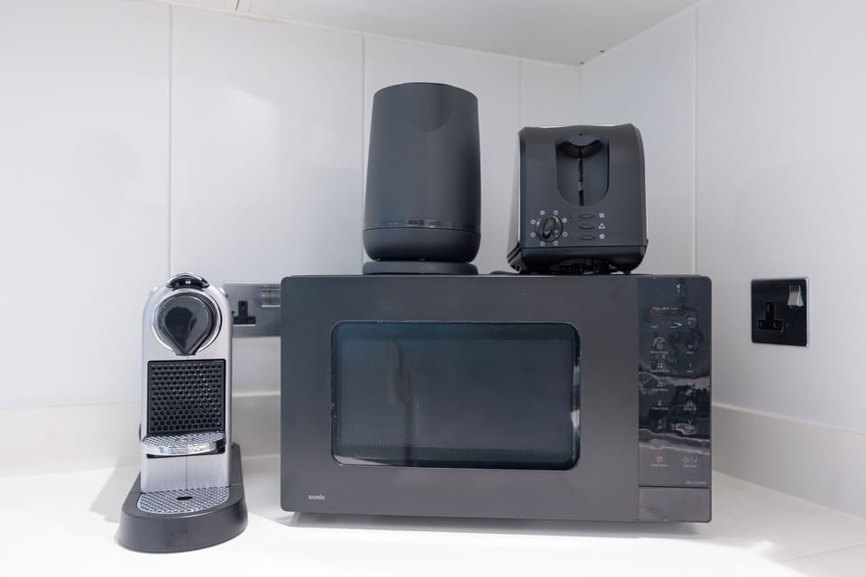Apartment, Balcony | Microwave