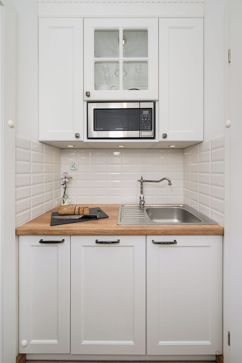 Comfort Apartment, City View | Private kitchen | Espresso maker, electric kettle, griddle, eco-friendly cleaning products