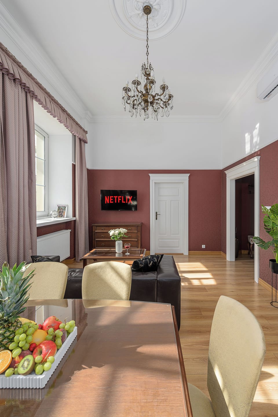 Comfort Apartment, City View | Living area | 40-inch LCD TV with digital channels, Netflix, streaming services