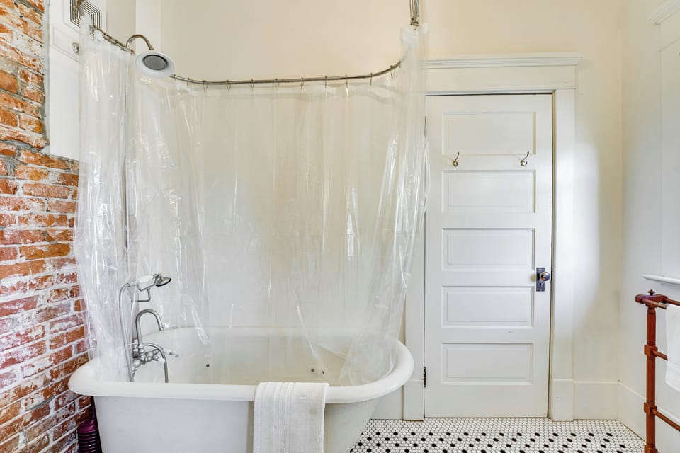 Full Bathroom | 1st Floor
