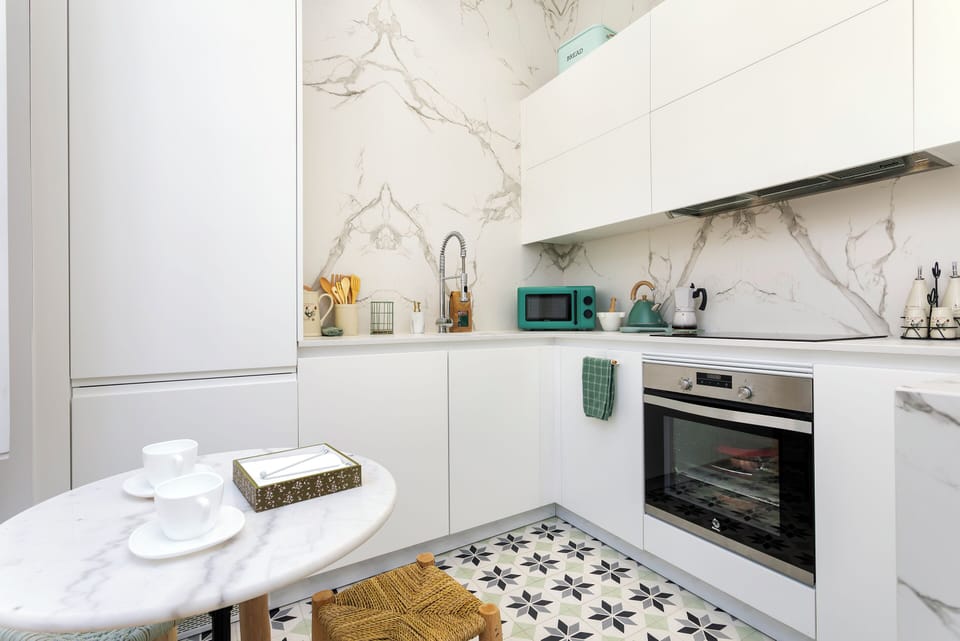 Apartment (2 Bedrooms) | Private kitchen | Coffee/tea maker, fridge, microwave, oven