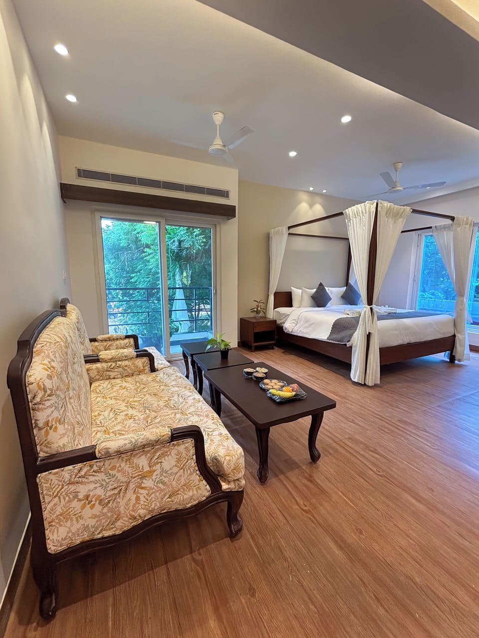 Suite, Balcony | In-room safe, WiFi (free)