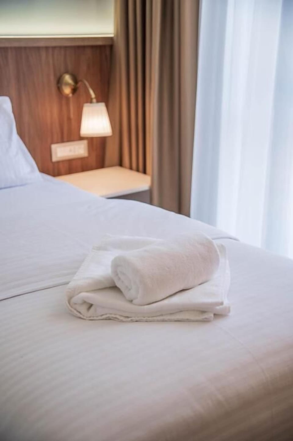 Standard Twin Room, Balcony, City View | In-room safe, desk, laptop workspace, soundproofing