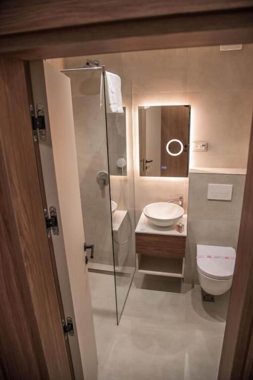 Standard Twin Room, Balcony, City View | Bathroom | Free toiletries, hair dryer, slippers, towels