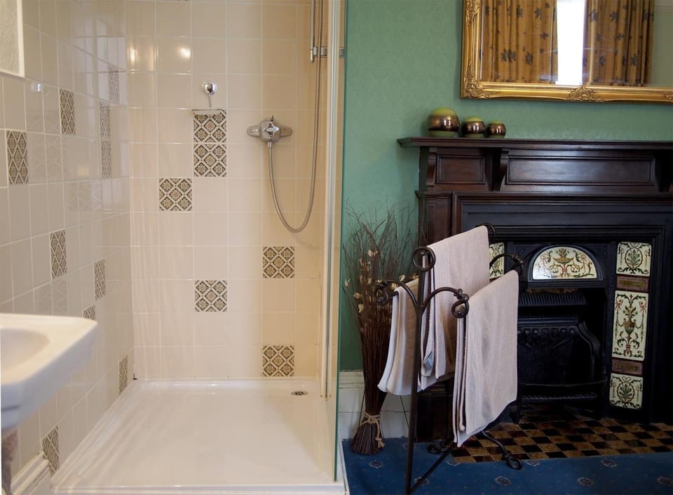 Double with en suite shower, SHARED separate toilet | Bathroom | Shower, rainfall showerhead, free toiletries, hair dryer
