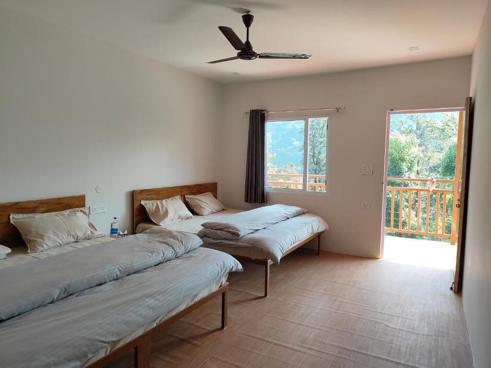 Quadruple Room | Desk, WiFi (free)