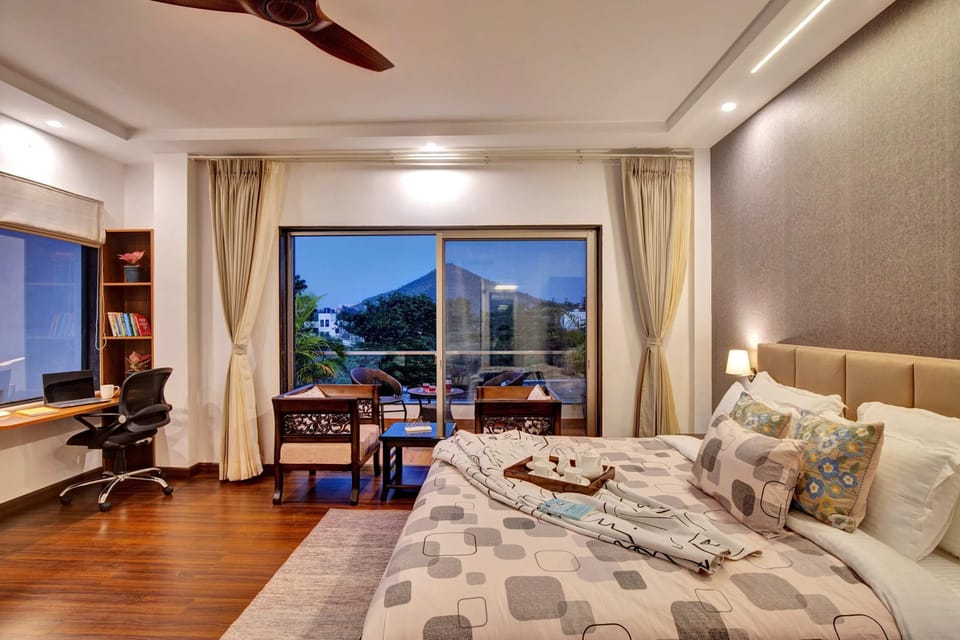 House | 5 bedrooms, high-speed internet