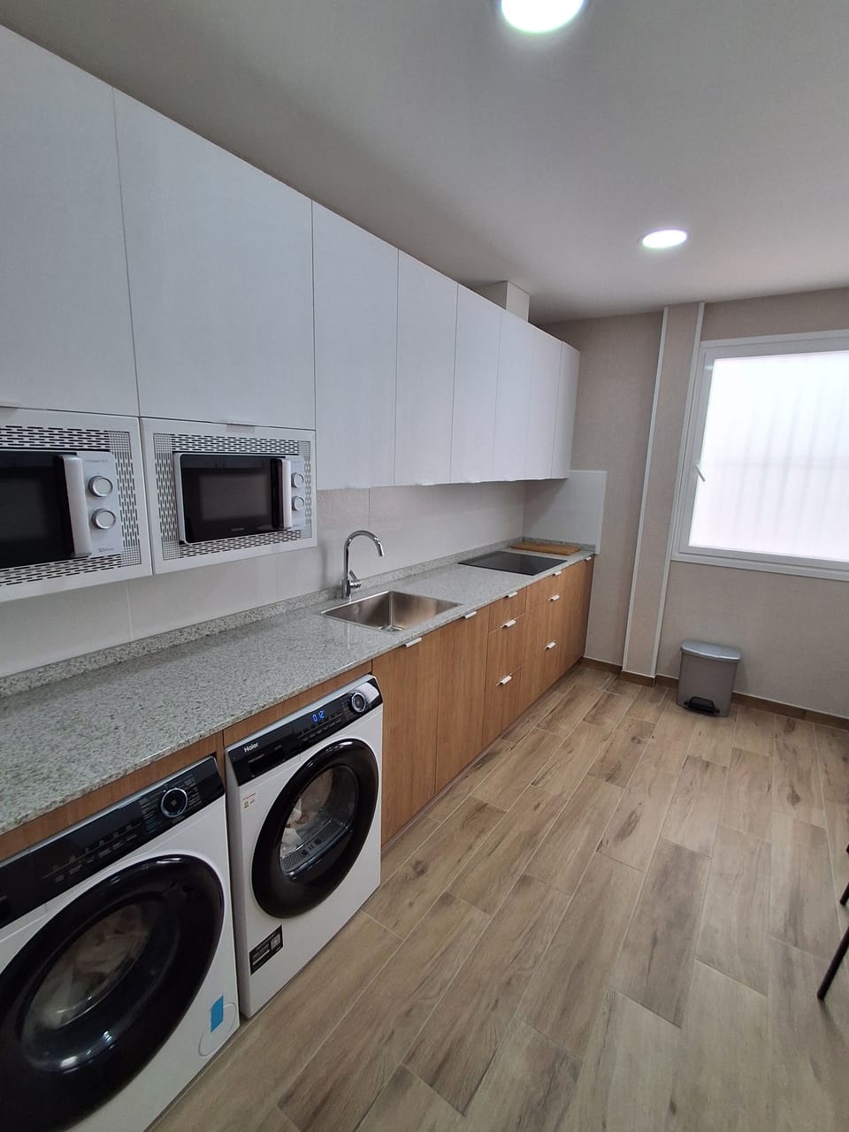 Deluxe Single Room | Living area | 43-inch Smart TV with cable channels