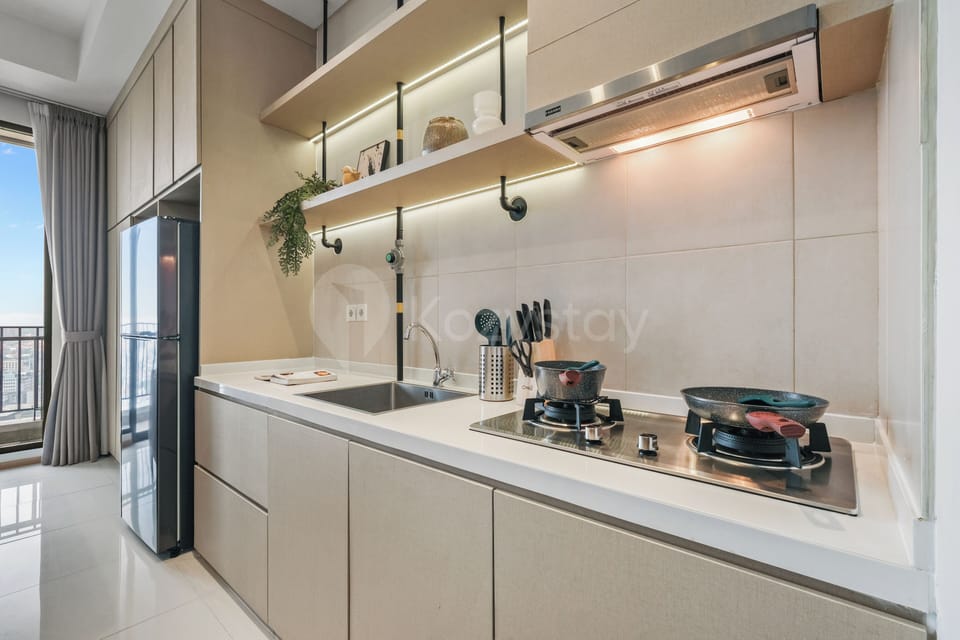 Apartment, 2 Bedrooms, City View | Private kitchen | Full-size fridge, microwave, stovetop, cookware/dishes/utensils