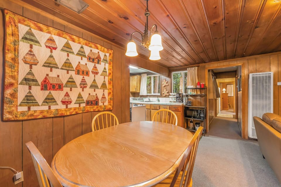 House, Multiple Beds, Mountain View (Paradise Bungalow) | Dining