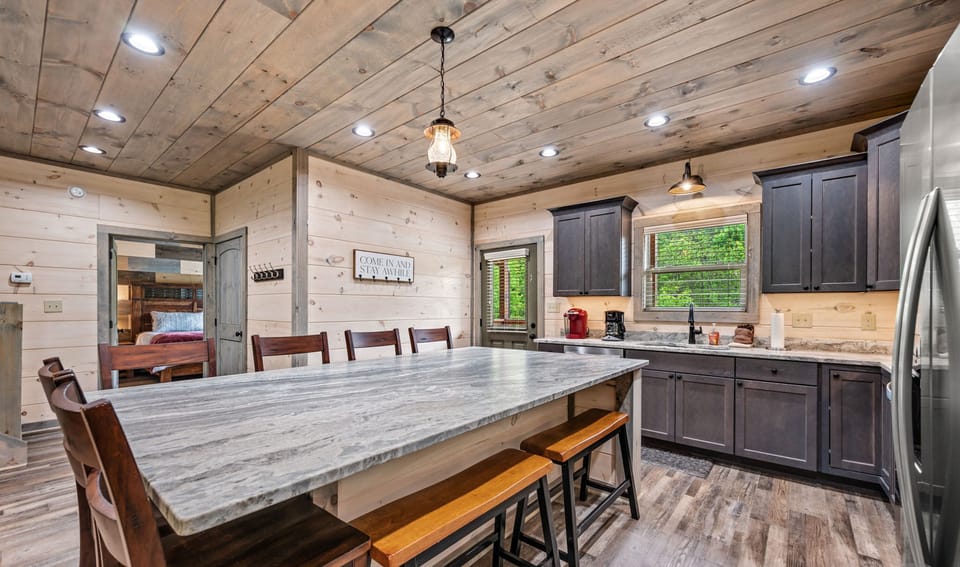 House | 5 bedrooms, high-speed internet
