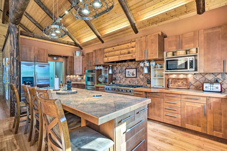 House (4 Bedrooms) | Interior