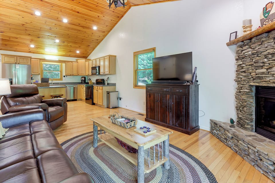 House (3 Bedrooms) | Interior